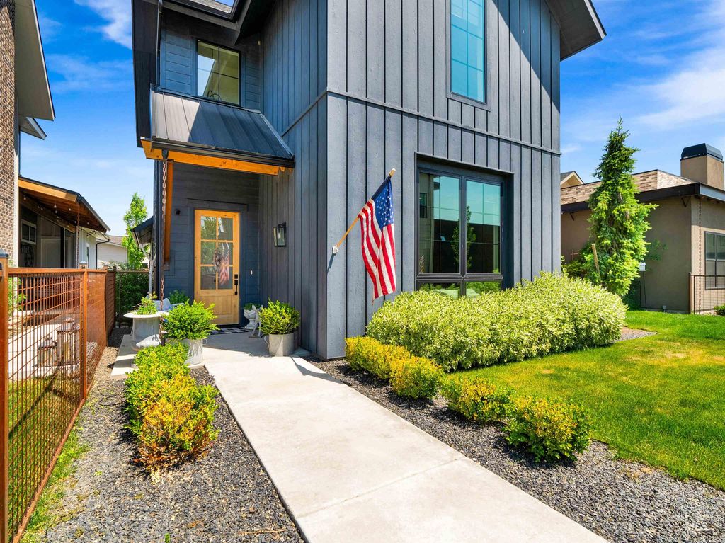 Photo of 2490 W Rustic Forge St, Eagle, ID 83616 (MLS # 98990522)