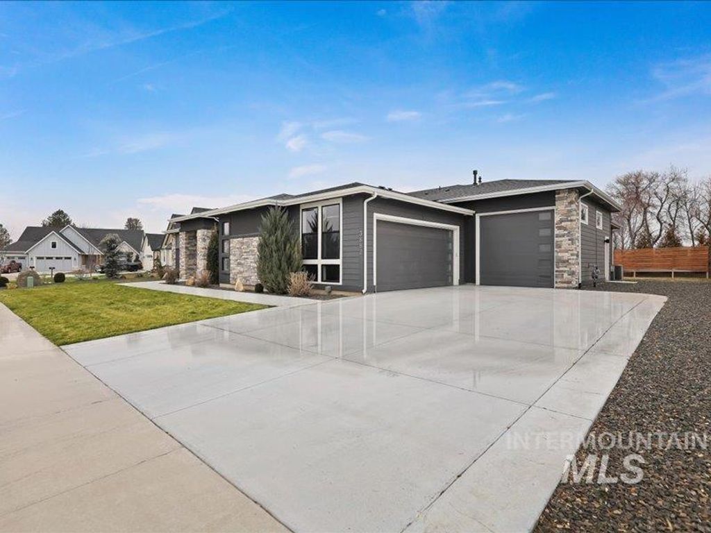 Photo of 3882 W Haverhill St, Eagle, ID 83616 (MLS # 98972361)