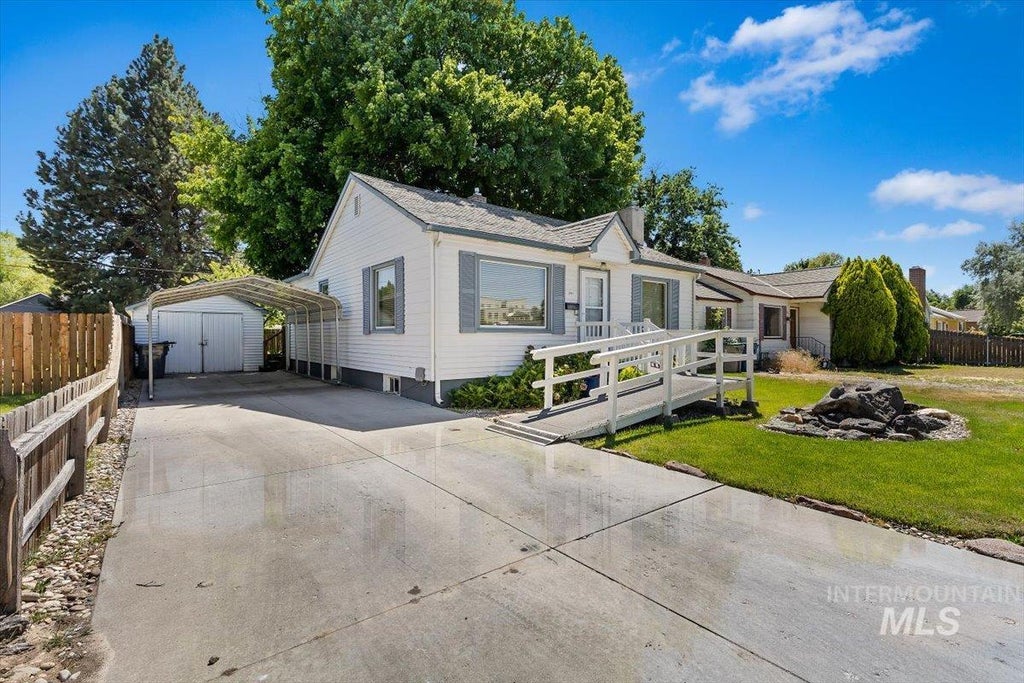 Photo of 5021 Peg Street, Boise, ID 83705 (MLS # 98990604)