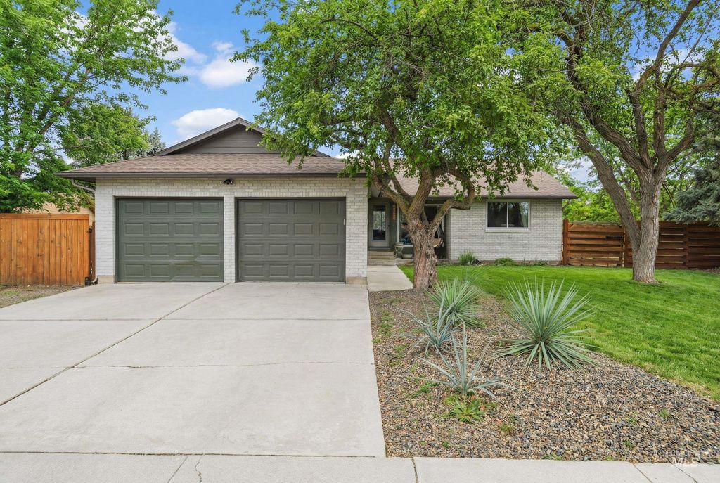 Photo of 2994 S Ithaca Ave, Boise, ID 83709 (MLS # 98978301)