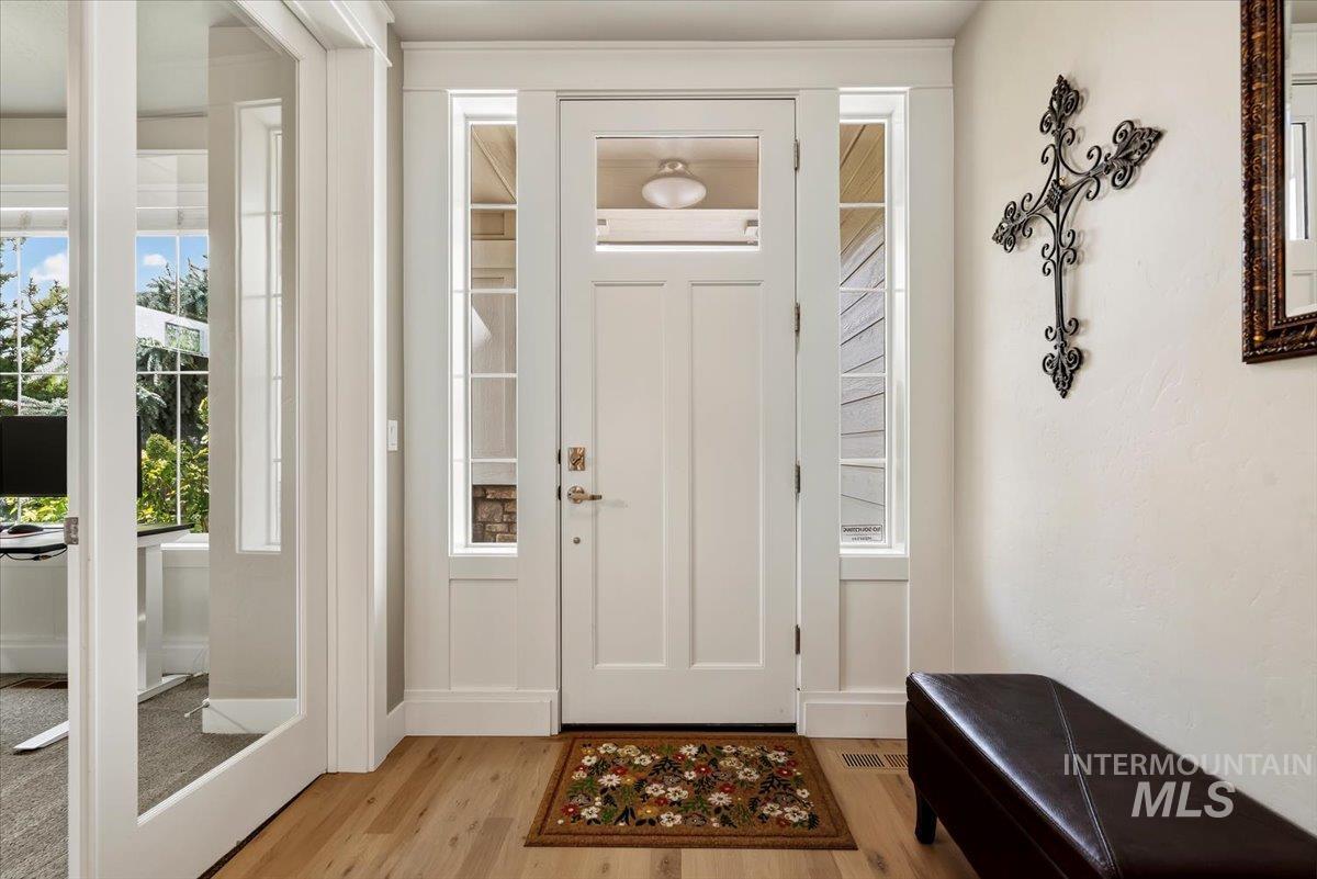 25 W Heston Dr