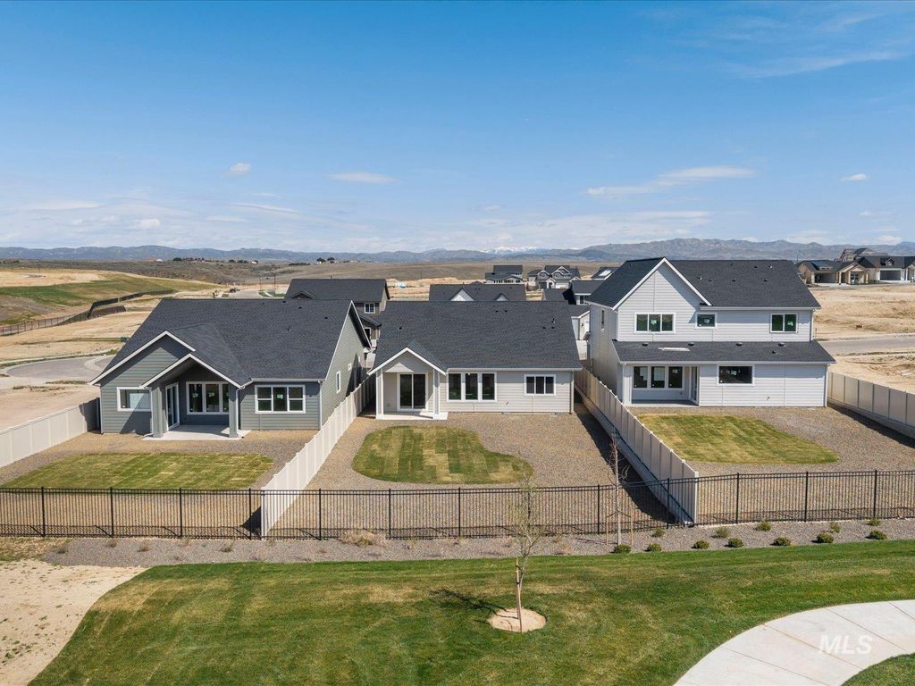 Photo of 365 S Bumper Way, Boise, ID 83716 (MLS # 98980723)