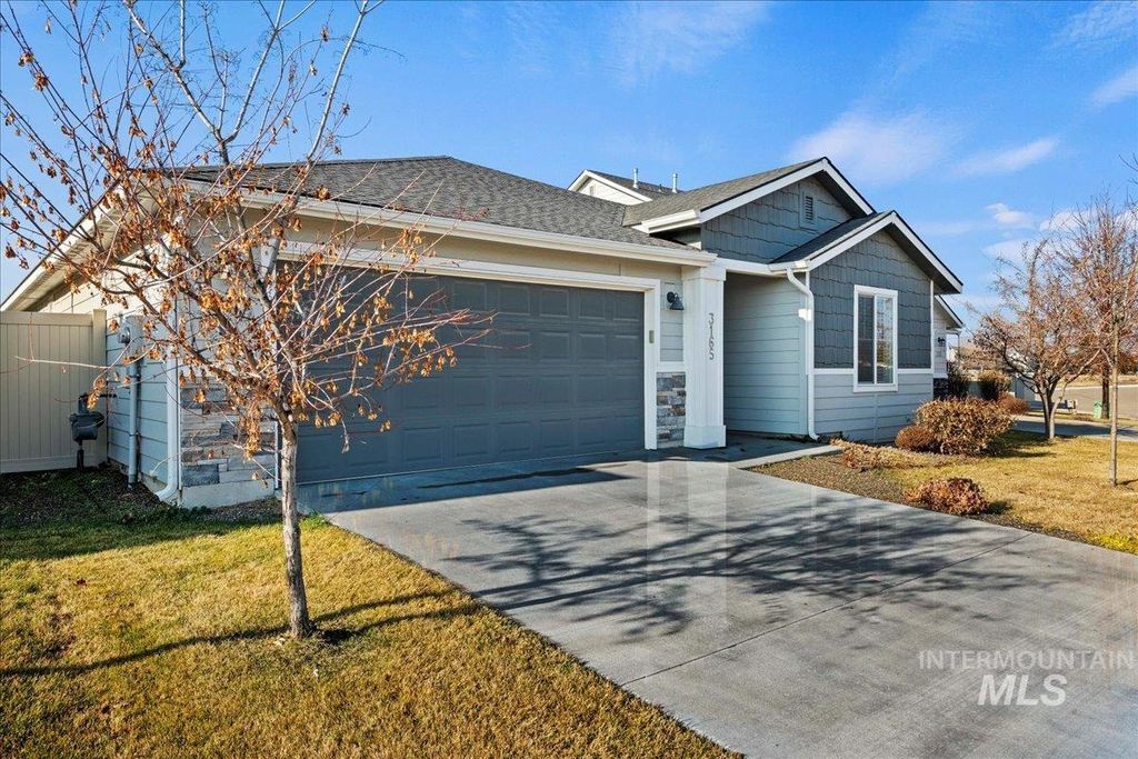 Photo of 3165 N Saratov Way, Kuna, ID 83634 (MLS # 98972187)