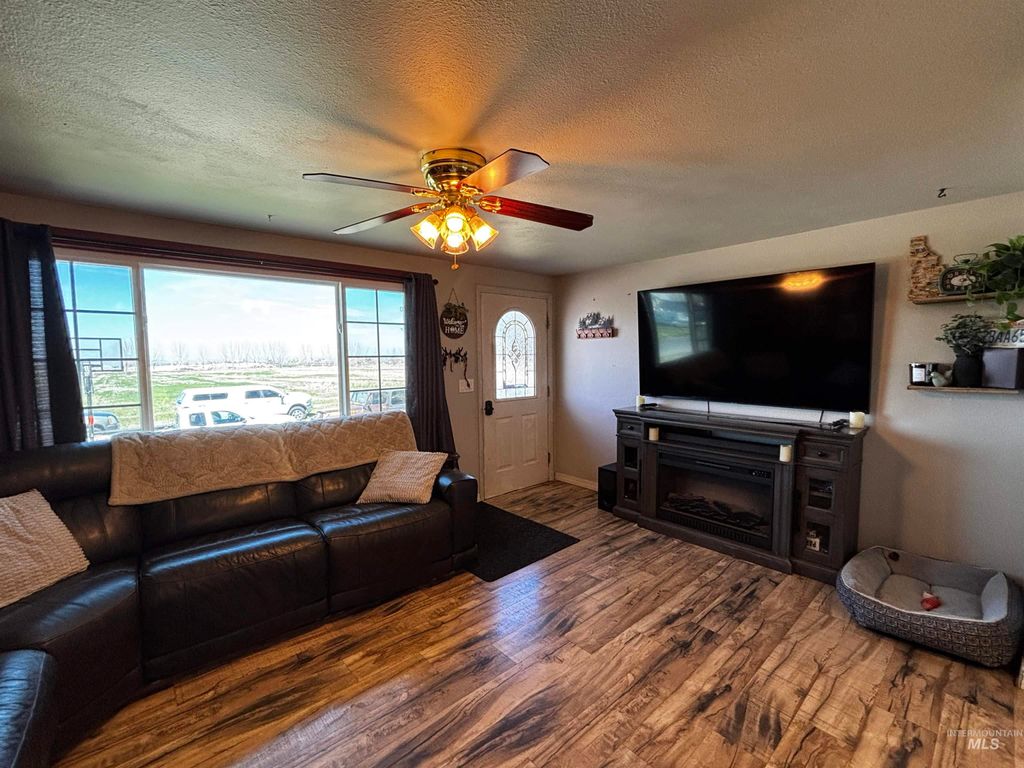 Photo of 2217 E 4000 N, Filer, ID 83328 (MLS # 98979843)