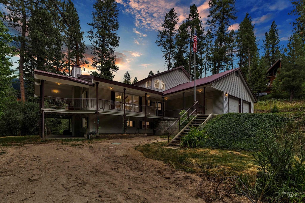 Photo of 9 Twilight Dr, Garden Valley, ID 83622 (MLS # 98992157)
