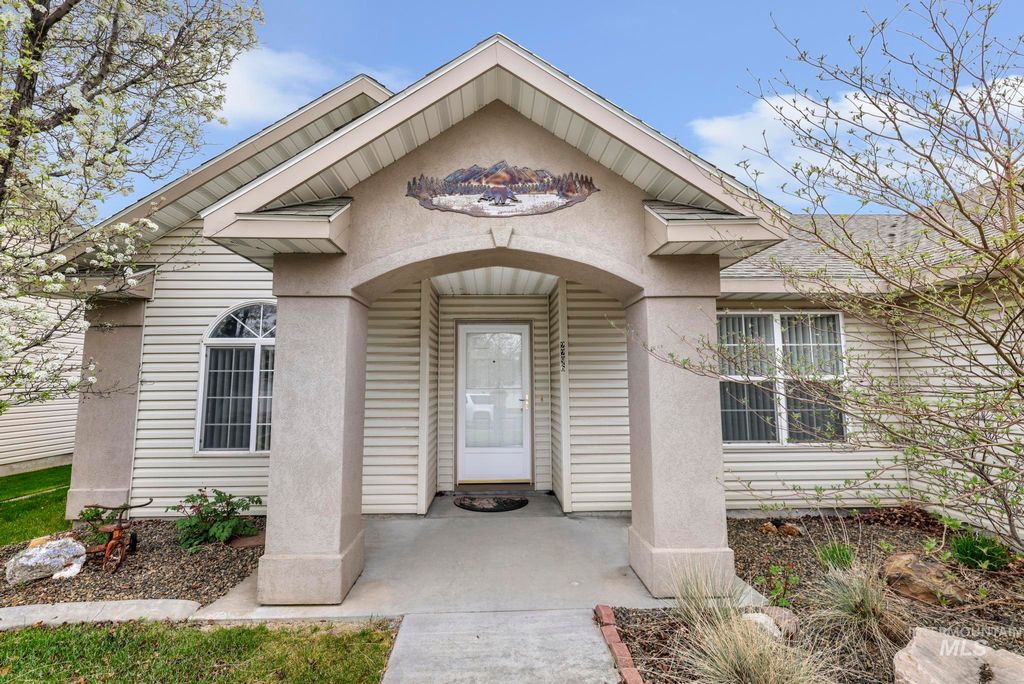 Photo of 2296 Julie Ln, Twin Falls, ID 83301 (MLS # 98980211)