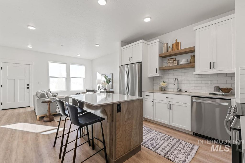 Photo of 2113 E Deep Purple Lane, Meridian, ID 83642 (MLS # 98983030)