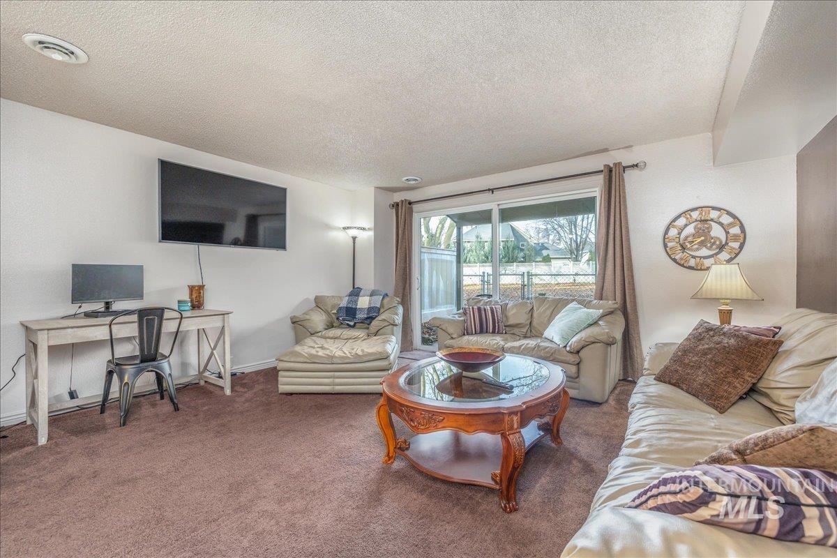 269 N Eagle Glen Ln.