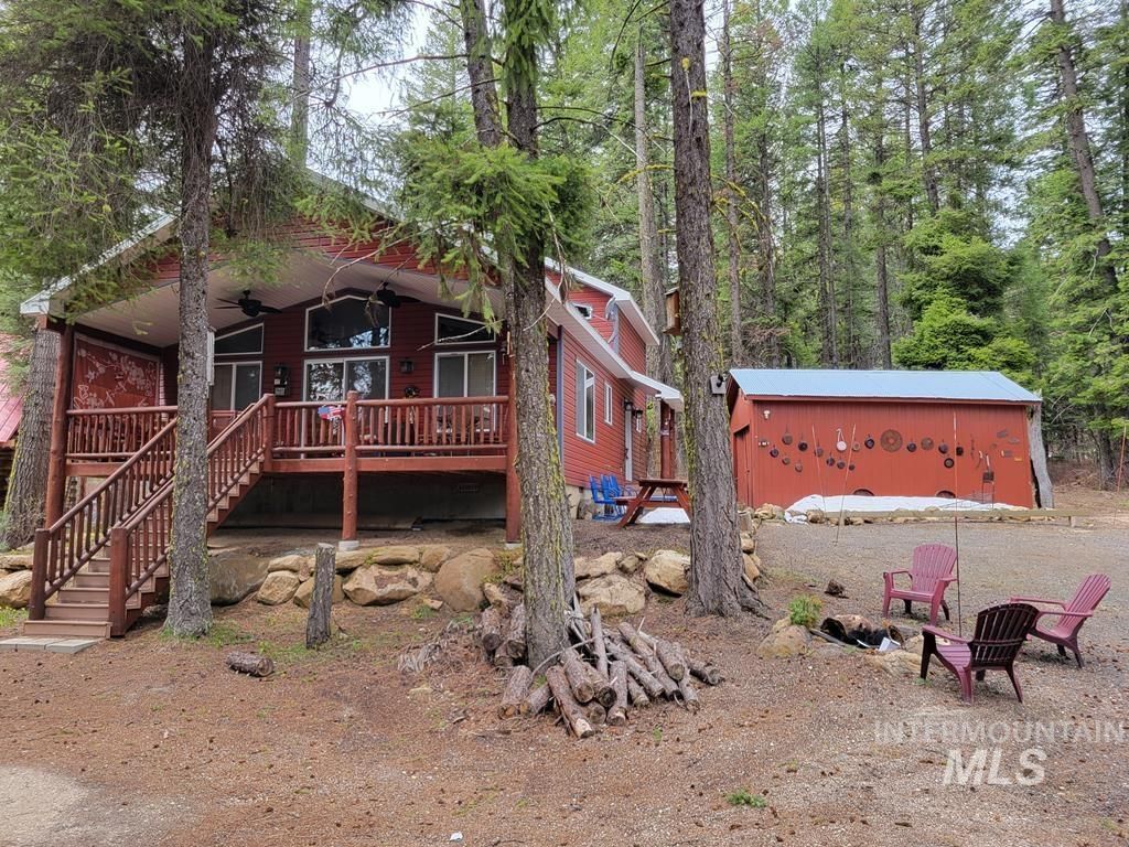 Photo of 617 West Mountain Rd, Cascade, ID 83611 (MLS # 98970754)