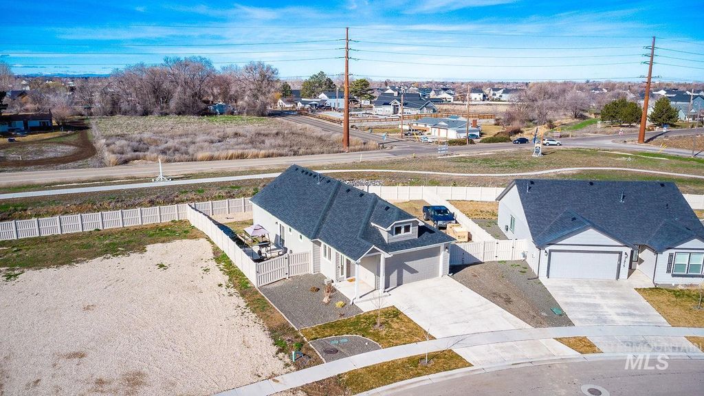 Photo of 3995 S Quilt Ave, Nampa, ID 83687 (MLS # 98975484)