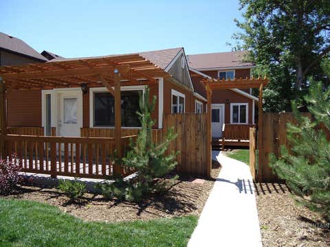 Photo of 2805 W Moore St, Boise, ID 83702 (MLS # 98998640)