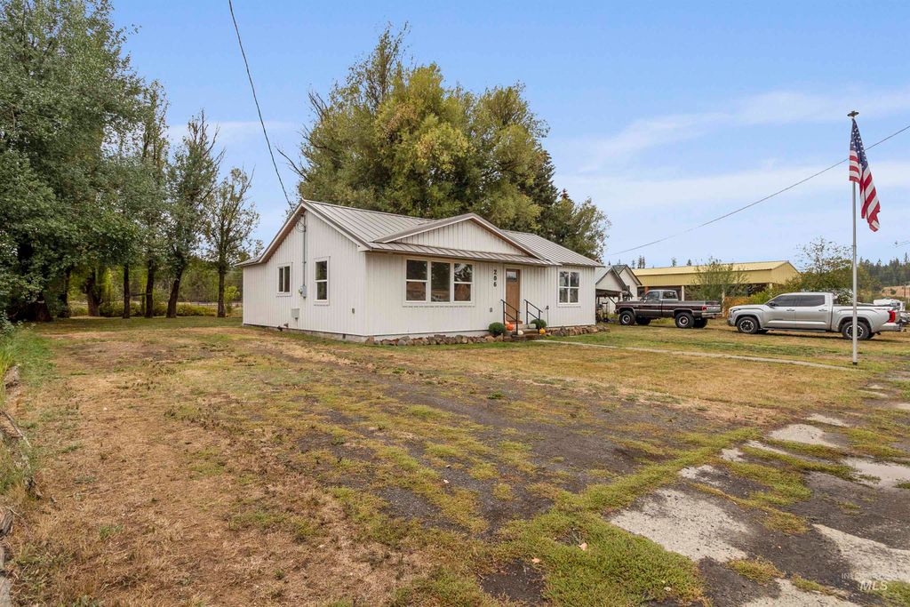 Photo of 206 Spruce Street, Bovill, ID 83806 (MLS # 98961834)