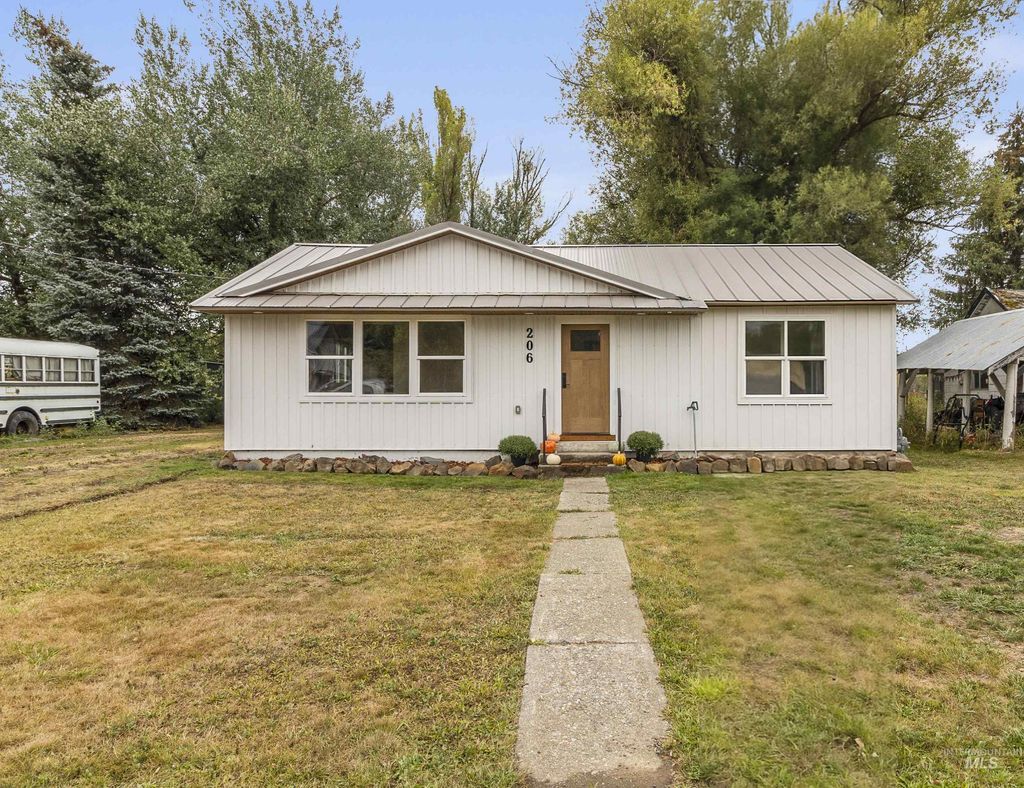 Photo of 206 Spruce Street, Bovill, ID 83806 (MLS # 98961834)