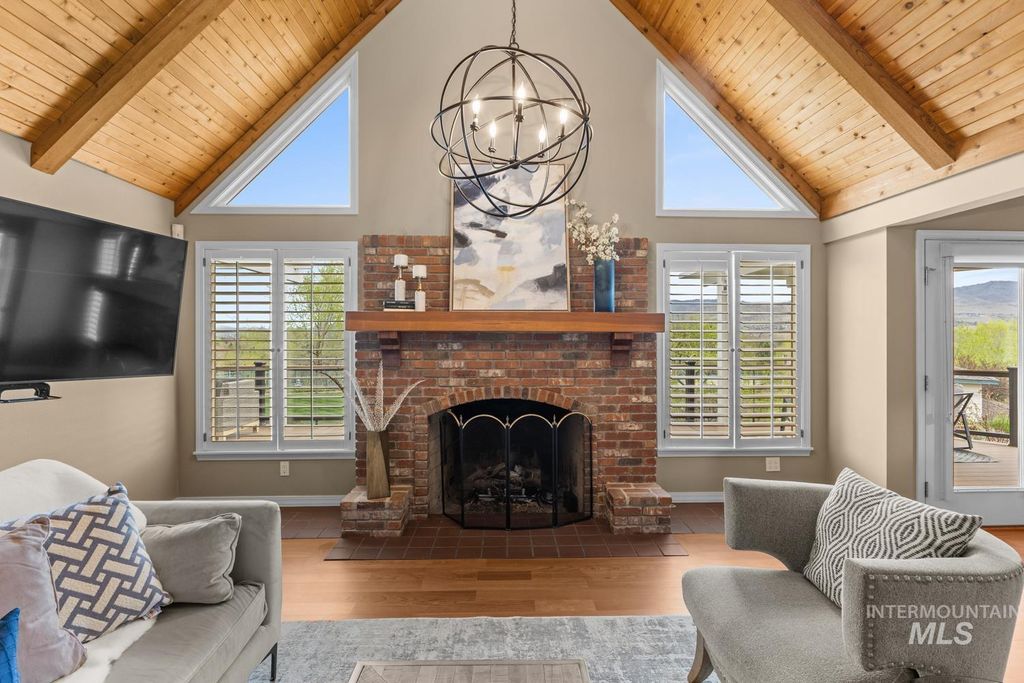 Photo of 318 E Lake Rim Lane, Boise, ID 83716 (MLS # 98979723)