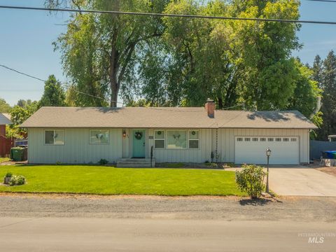 Photo of 424 Linden Drive, Lewiston, ID 83501 (MLS # 98986913)