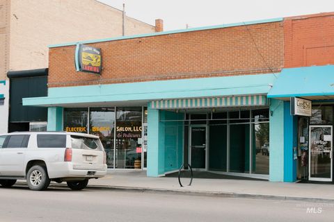 Photo of 140 S Oregon State St, Ontario, OR 97914 (MLS # 98979263)