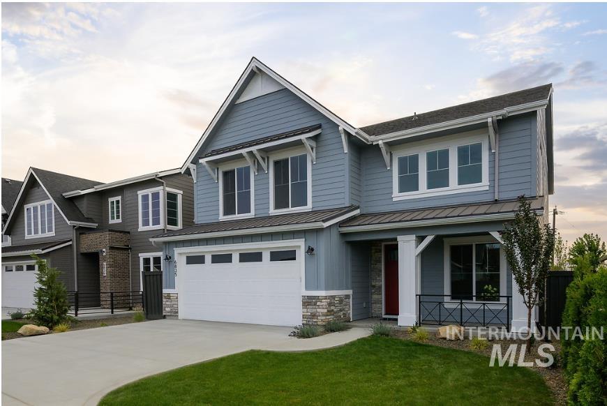 1018 E Escalation St