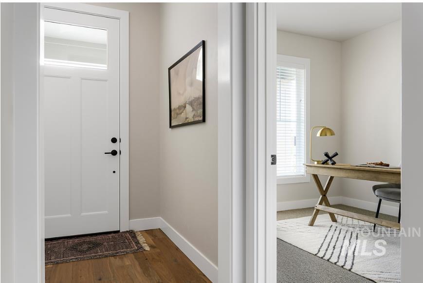 1018 E Escalation St