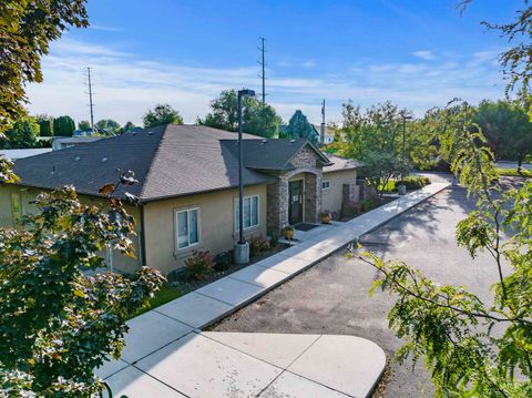 Photo of 2490 S Cloverdale Rd, Boise, ID 83709 (MLS # 98967003)