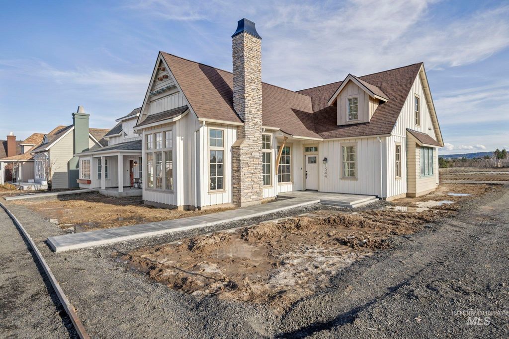 Photo of 1544 Picotee Circle #Juniper, Moscow, ID 83843 (MLS # 98925936)