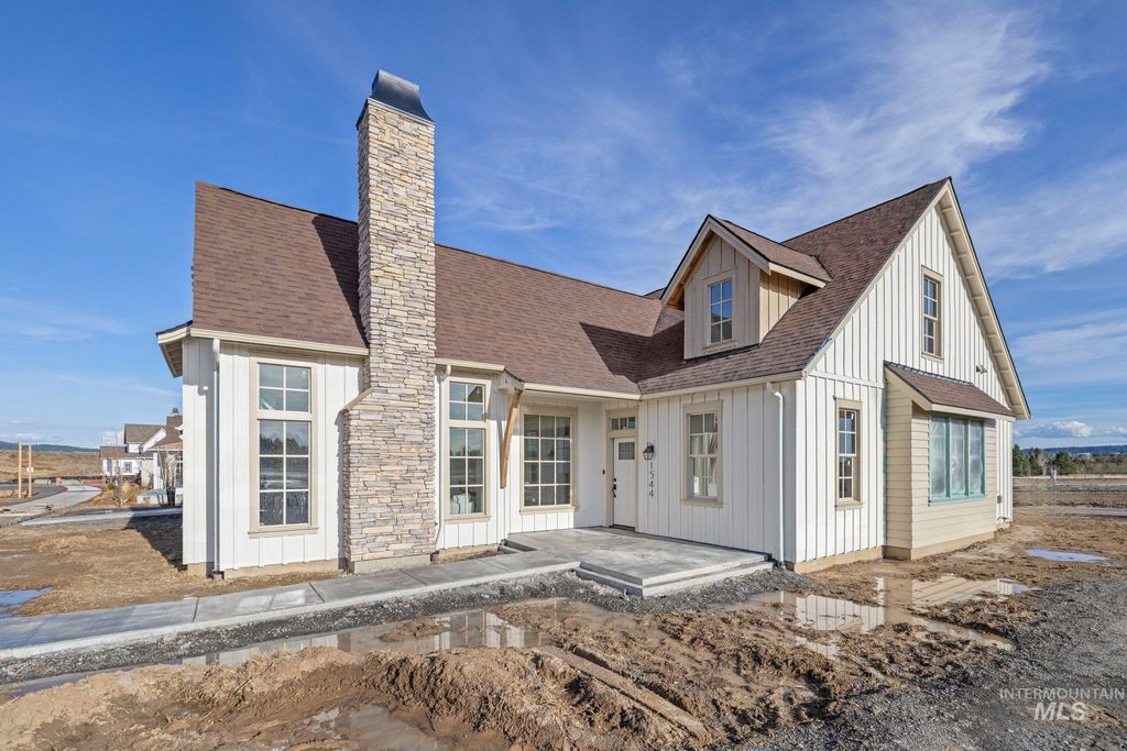 Photo of 1544 Picotee Circle #Juniper, Moscow, ID 83843 (MLS # 98925936)