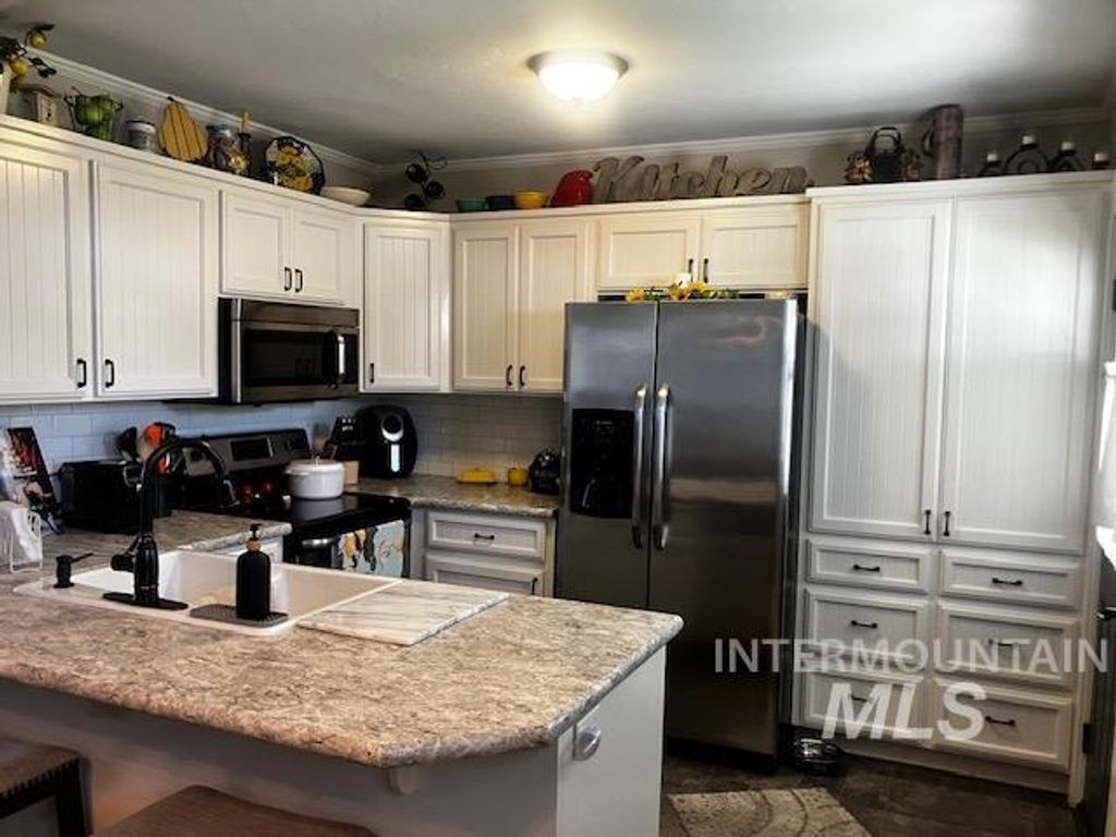 Photo of 1138 14th Avenue, Lewiston, ID 83501 (MLS # 98984702)