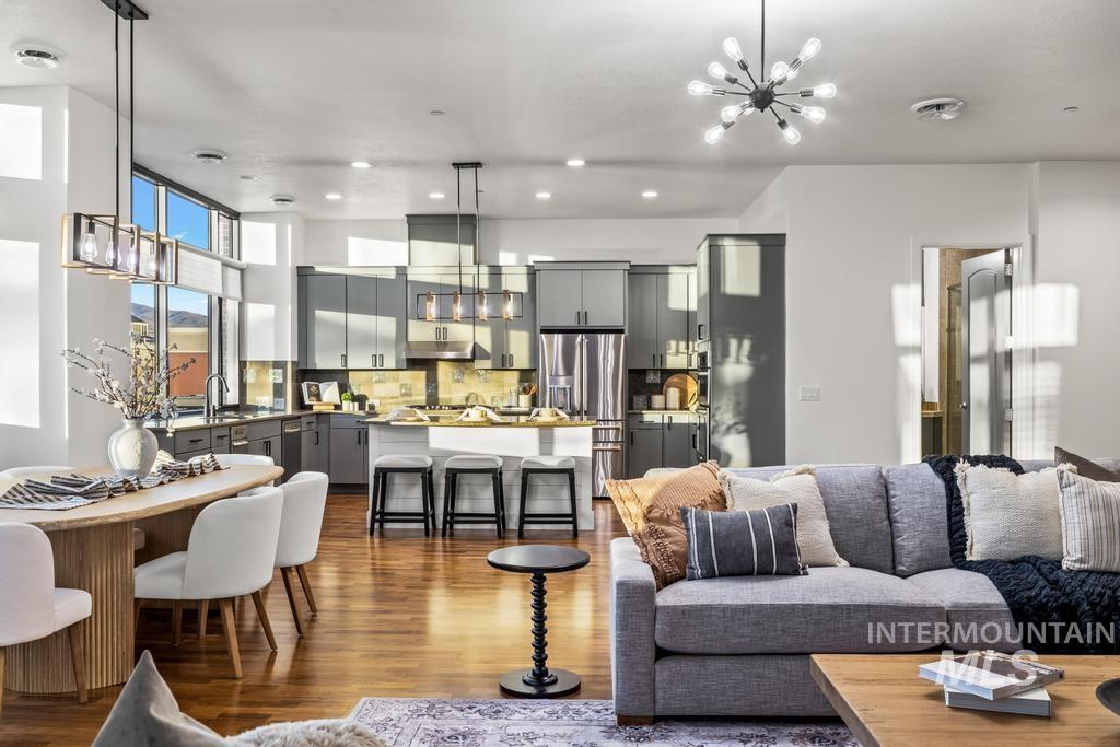 1112 W Main Street