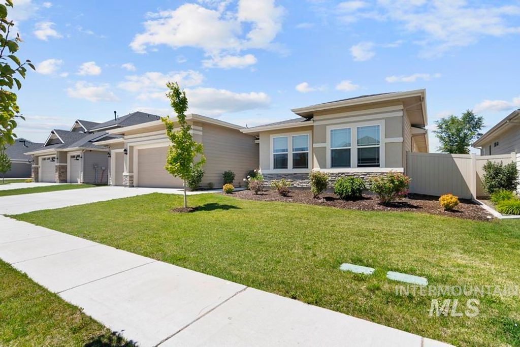 Photo of 12643 S Teano Ave, Nampa, ID 83686 (MLS # 98987526)