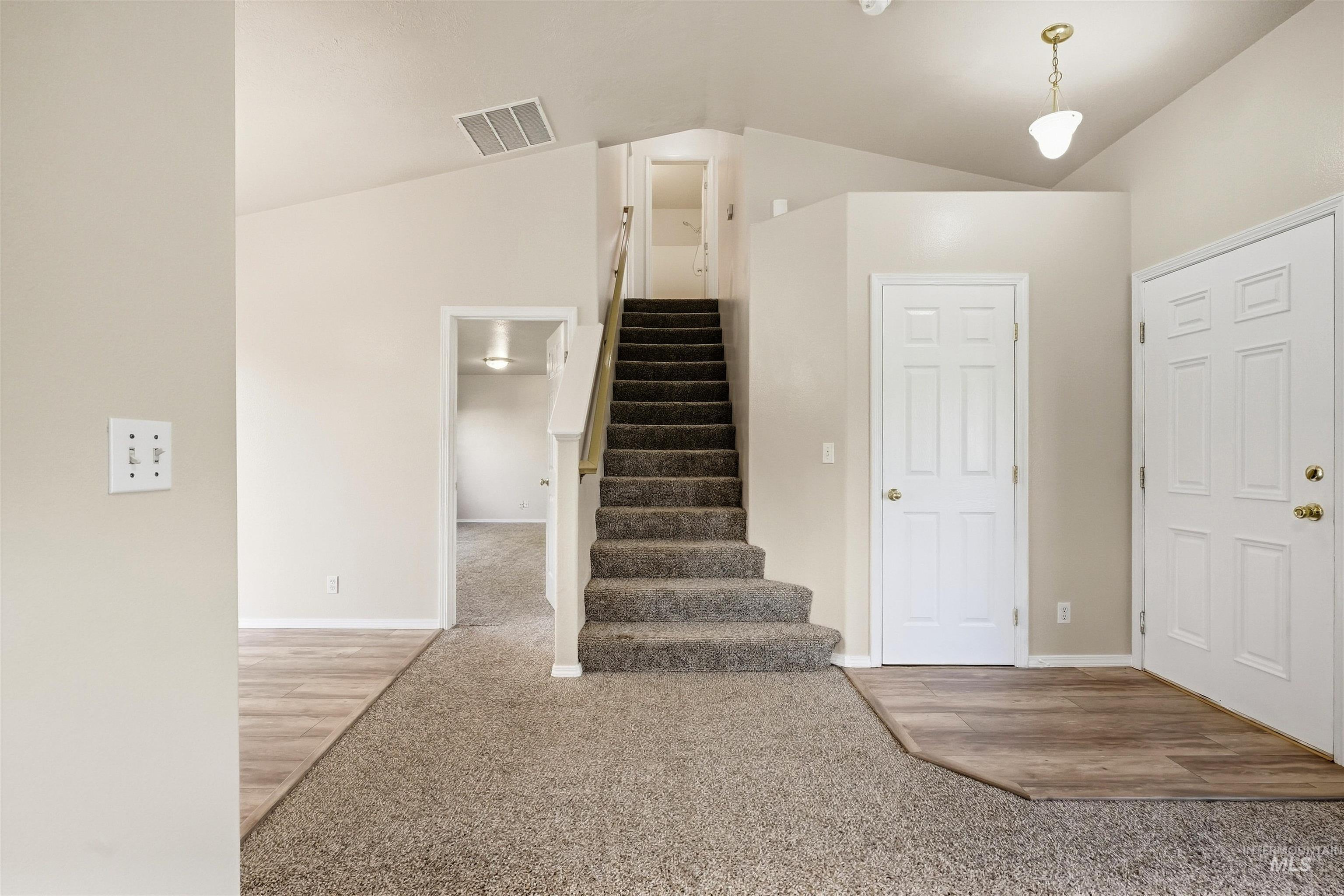 1209 Gold Creek Dr