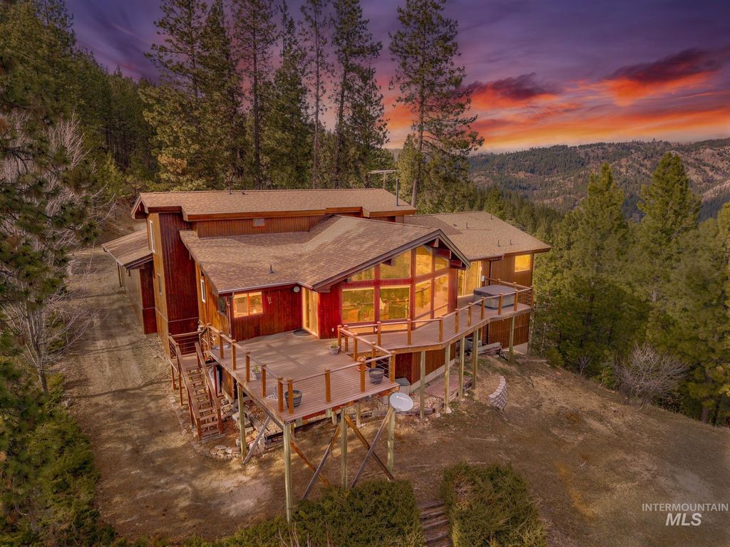 Photo of 11 Forest Dr, Boise, ID 83716 (MLS # 98976760)