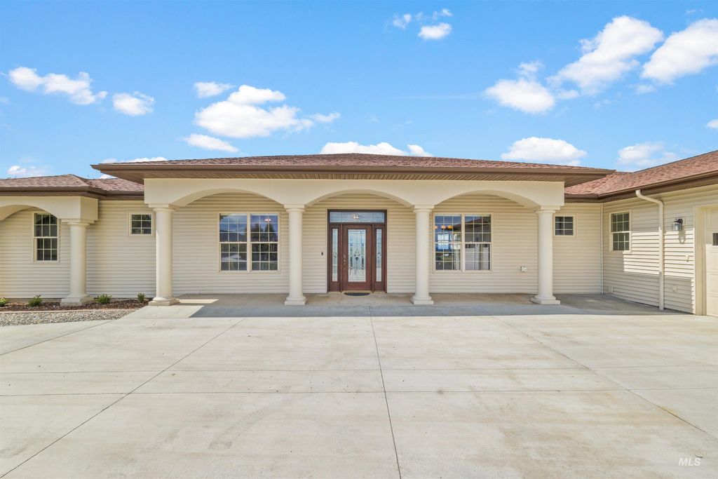 Photo of 186 Ridgeview Drive, Grangeville, ID 83530 (MLS # 98941882)