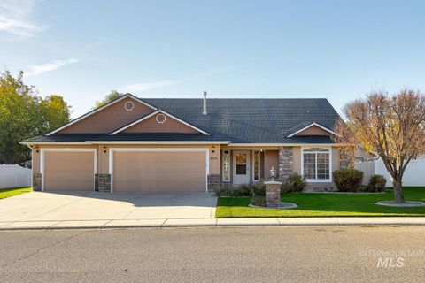 Photo of 2619 S Sienna Dr, Nampa, ID 83686 (MLS # 98977465)
