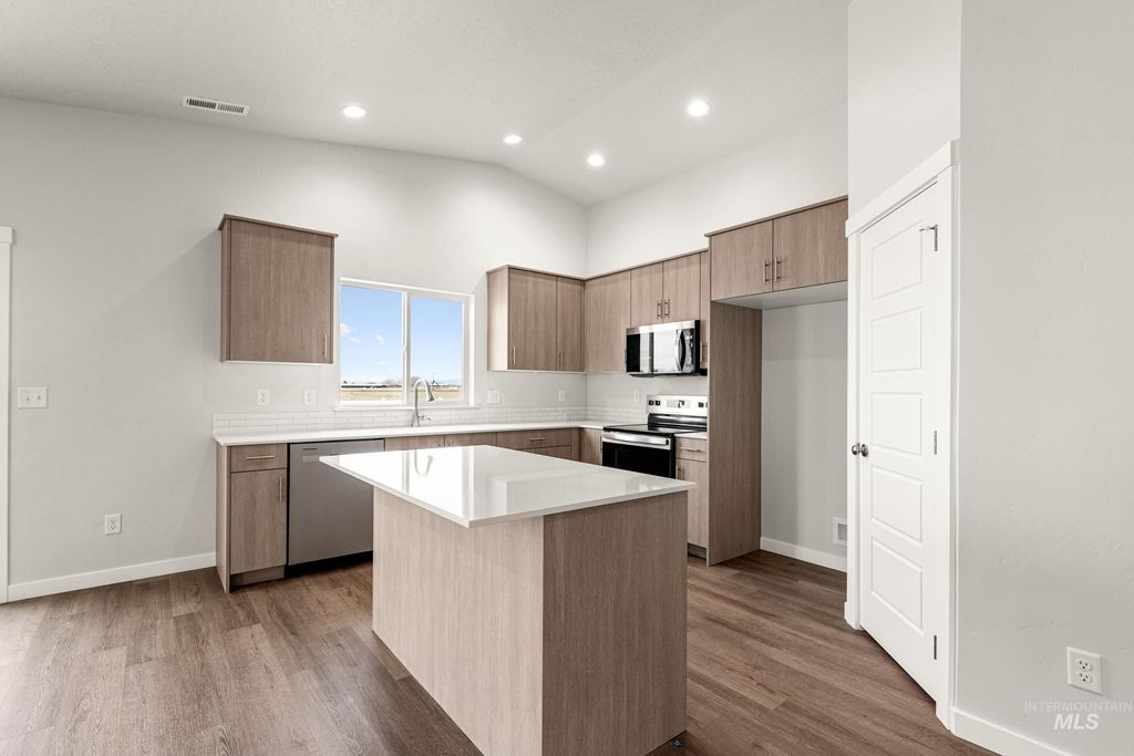 Photo of 5270 E Phelps Lake Dr, Nampa, ID 83687 (MLS # 98979251)