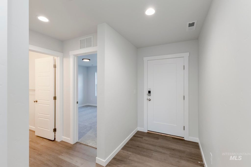 Photo of 16718 Sentinel Ave, Caldwell, ID 83607 (MLS # 98968770)