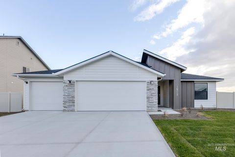 Photo of 16718 Sentinel Ave, Caldwell, ID 83607 (MLS # 98968770)