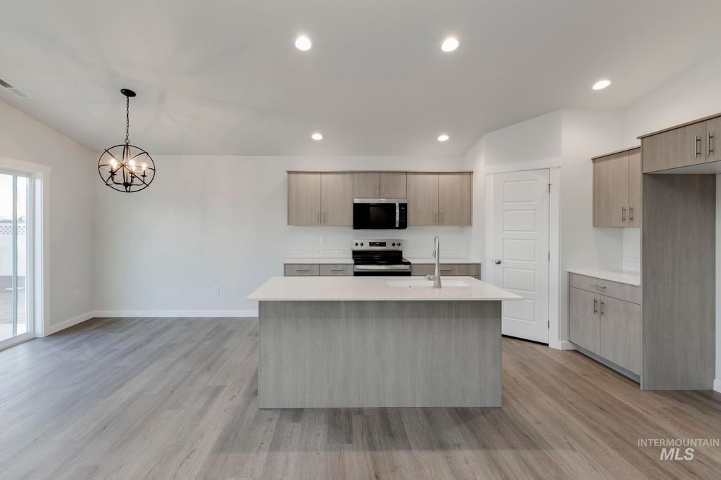 Photo of 16718 Sentinel Ave, Caldwell, ID 83607 (MLS # 98968770)