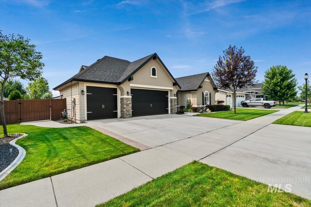 Photo of 5755 W Montage Ct, Eagle, ID 83616 (MLS # 98995893)