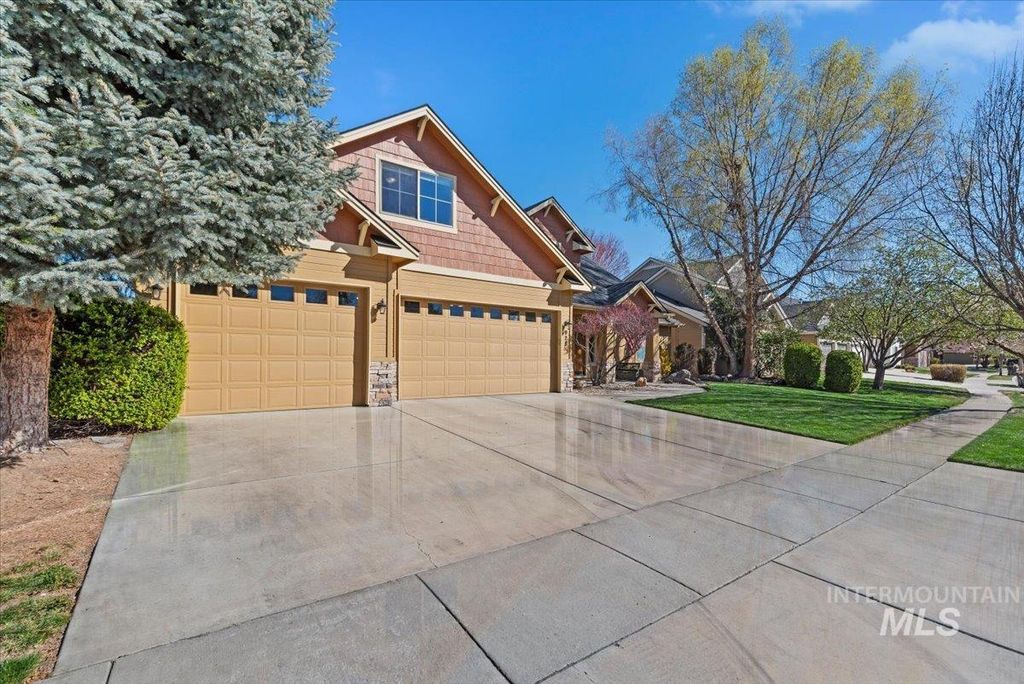 Photo of 928 W Barrymore Dr, Meridian, ID 83646 (MLS # 98980337)