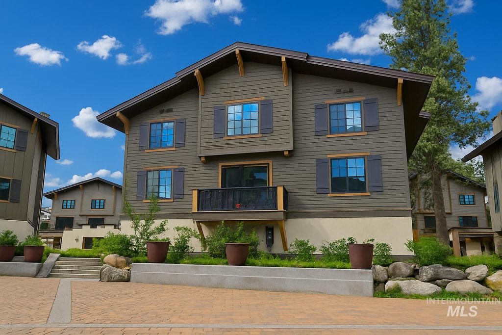 Photo of 327 Silverpine Drive, McCall, ID 83638 (MLS # 98967241)