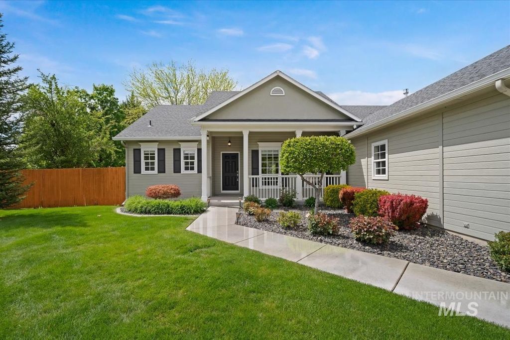 Photo of 179 S Cooksom Ave, Eagle, ID 83616 (MLS # 98983558)