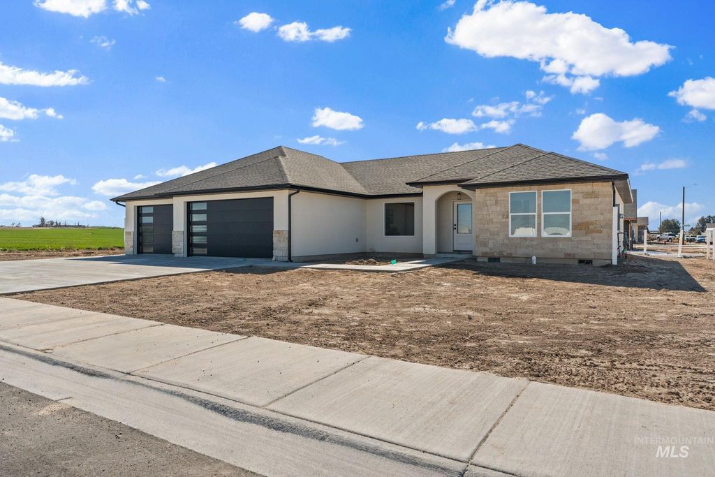 Photo of 1325 20th Ave E, Jerome, ID 83338 (MLS # 98978267)