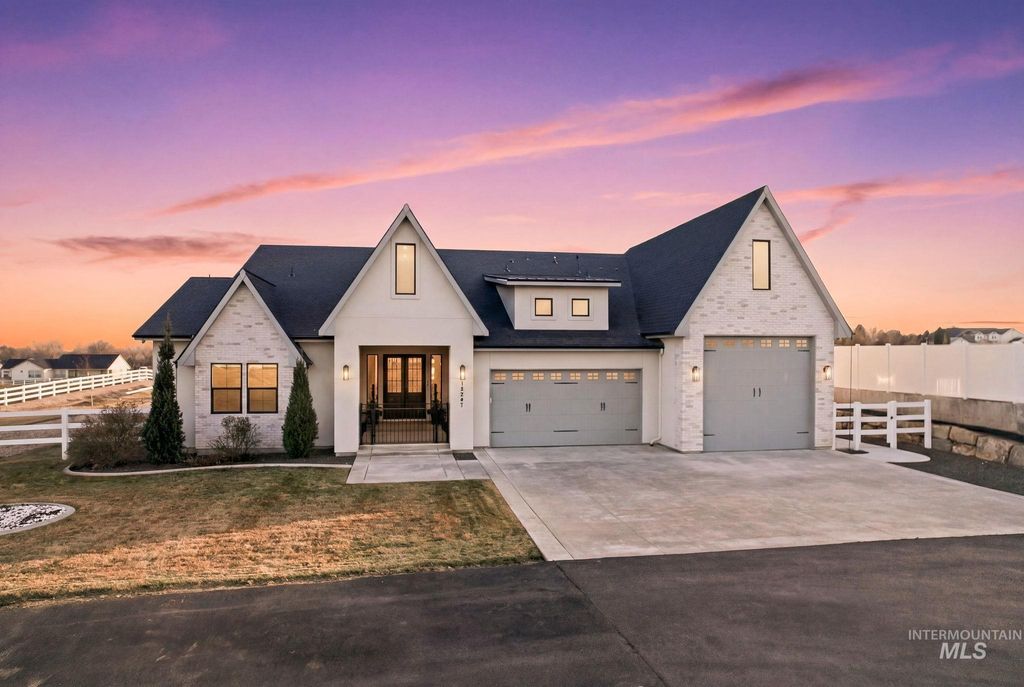 Photo of 14947 Red Barn Ct, Caldwell, ID 83607 (MLS # 98976336)