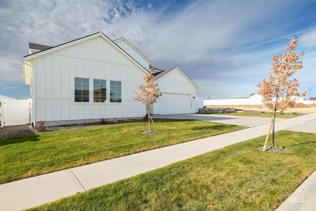 Photo of 15249 Steel Cloud Ave, Caldwell, ID 83607 (MLS # 98968737)