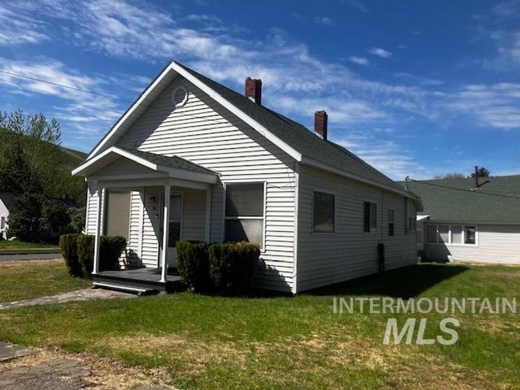 Photo of 90 15th Street, Pomeroy, WA 99347 (MLS # 98983817)