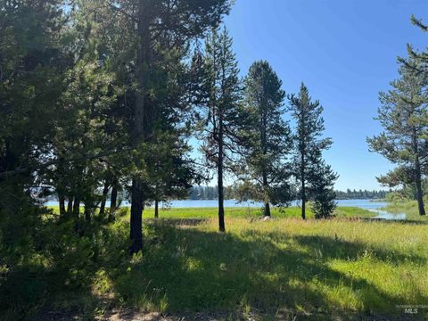 Photo of 12980 Ponderosa Dr, Donnelly, ID 83615 (MLS # 98985002)