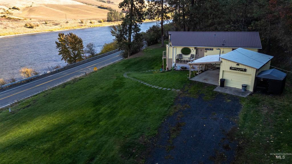 Photo of 18699 Family Lane, Lenore, ID 83541 (MLS # 98966032)