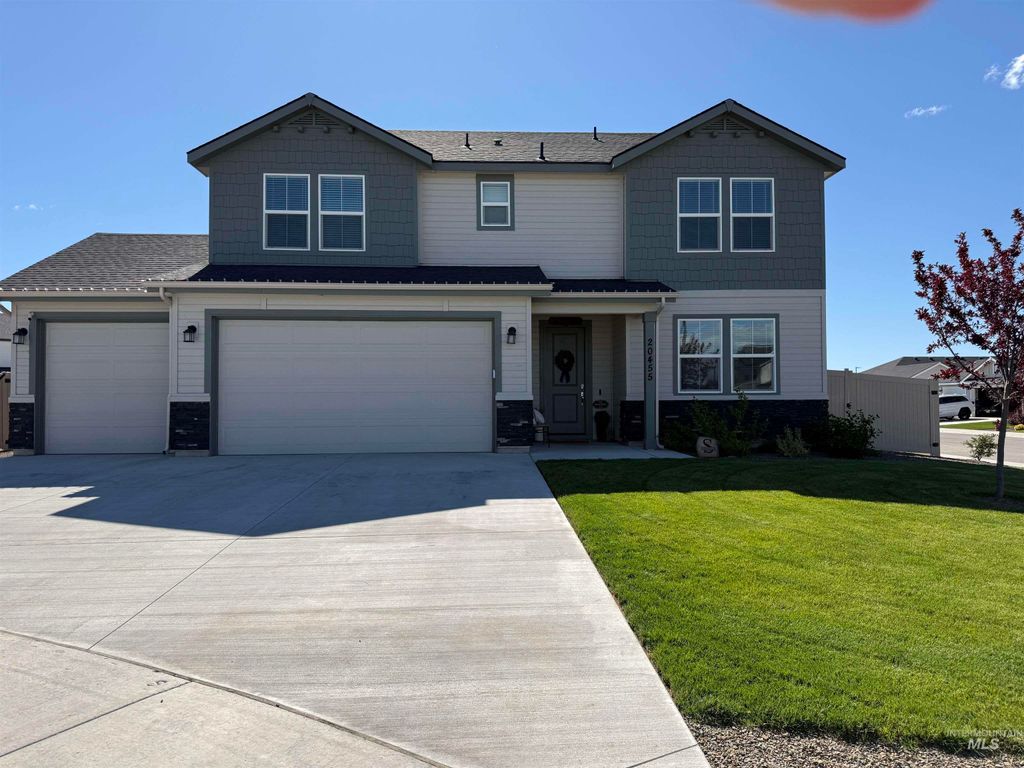 Photo of 20455 Weymouth Pl, Caldwell, ID 83605 (MLS # 98989778)