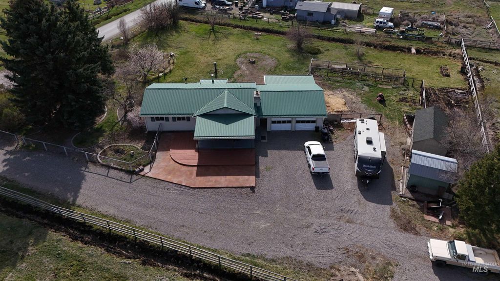 Photo of 7 Apache Way, Salmon, ID 83647 (MLS # 98981660)