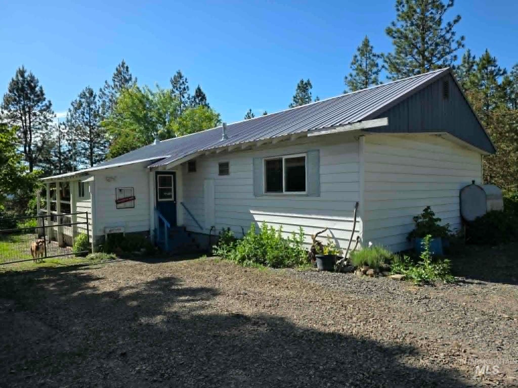 Photo of 3871 Lakeview Road, Orofino, ID 83544 (MLS # 98989276)