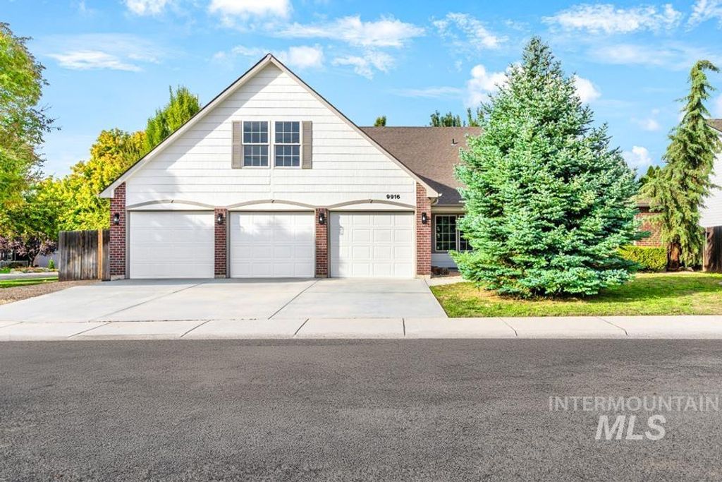 Photo of 9916 W Geronimo St, Boise, ID 83709 (MLS # 98963328)
